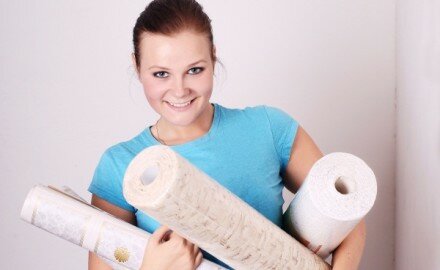 Как правильно клеить обои